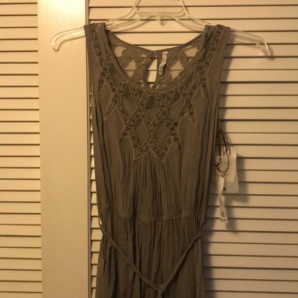 Willow and Clay embroidered dress - Picture 1 of 3